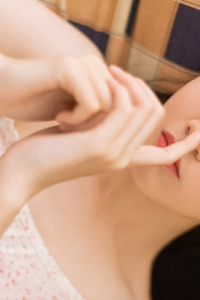 乳首偷窥